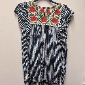 THML embroidery top. Size M. Cream and navy